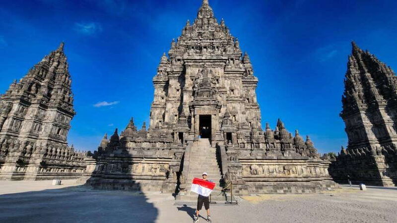 yogyakarta-prambanan-tour-one-of-the-largest-hindus-temple