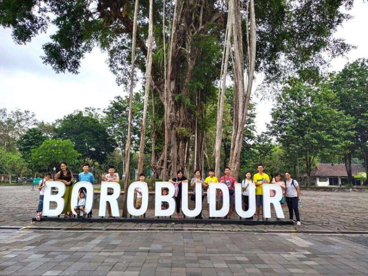 yogyakarta-private-borobudur-prambanan-temple-guided-tour