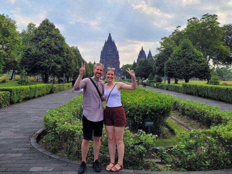 yogyakarta-private-borobudur-prambanan-temple-guided-tour