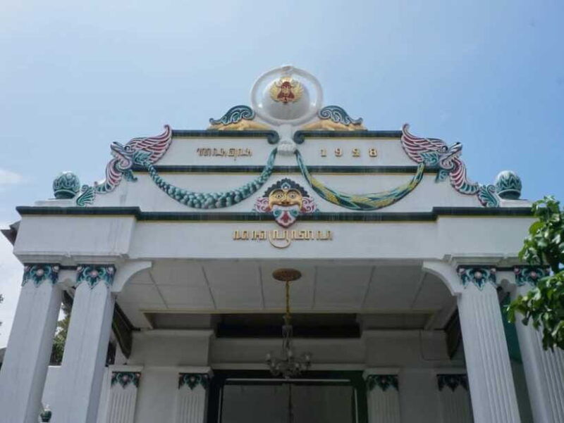 yogyakarta-private-royal-palace-and-heritage-tour-2