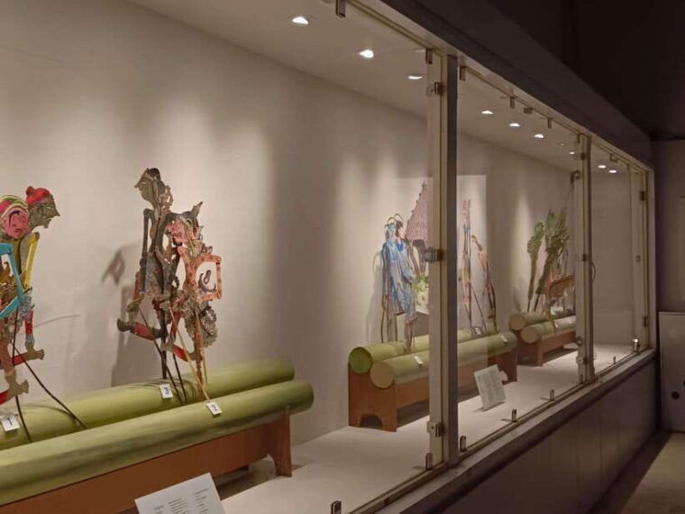 yogyakarta-private-royal-palace-and-heritage-tour-2