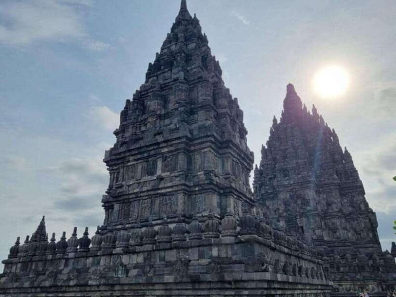 yogyakarta-private-tour-prambanan-temple-and-sultan-palace
