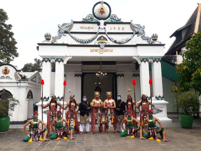 yogyakarta-private-tour-prambanan-temple-and-sultan-palace
