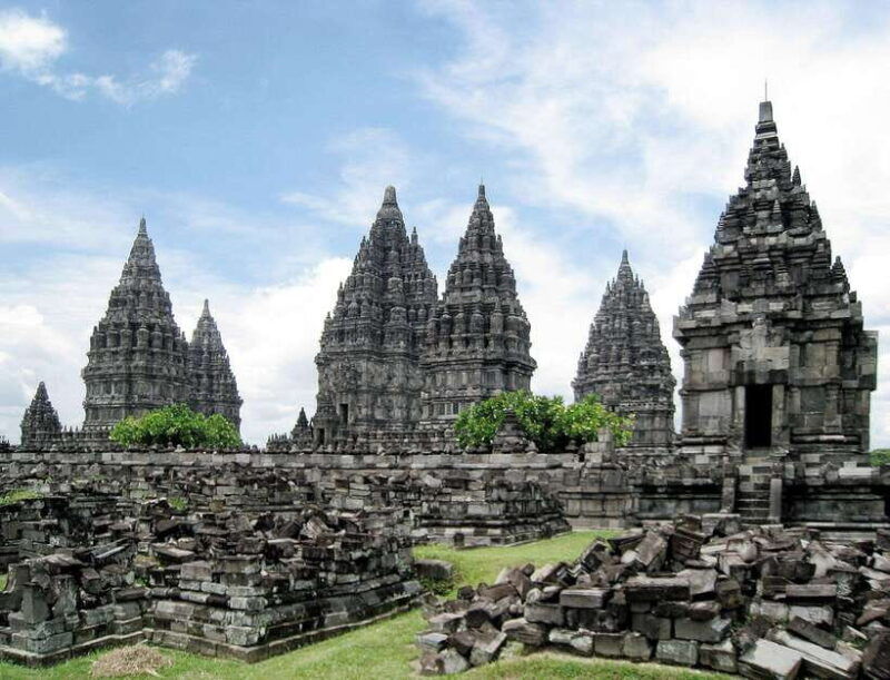 yogyakarta-private-tour-with-borobudur-and-prambanan