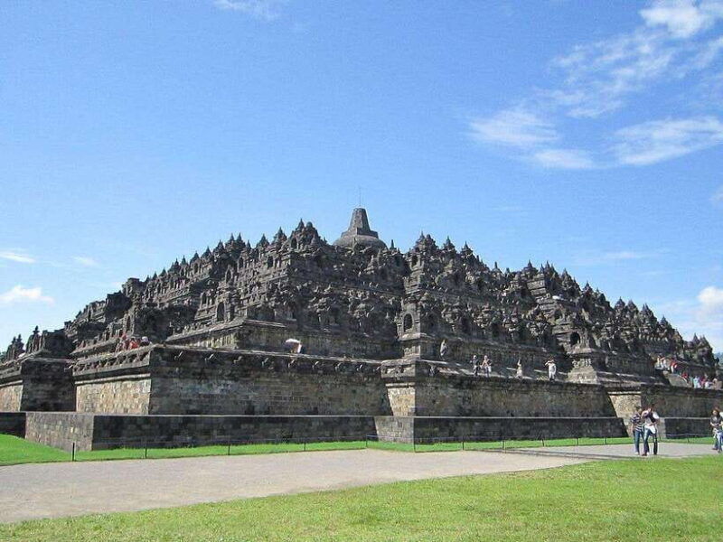 yogyakarta-private-tour-with-borobudur-and-prambanan