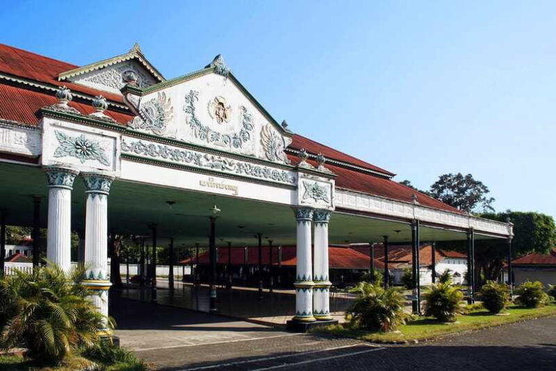yogyakarta-private-tour-with-borobudur-and-prambanan
