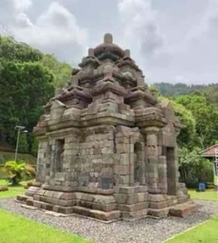 YOGYAKARTA; SELOGRIYO TEMPLE RICE FIELDS AND CHICKEN CHURCH. - FAQ