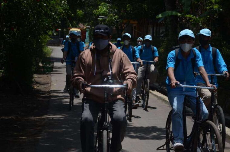 yogyakarta-selogriyo-temple-rice-terrace-and-cycling-tour