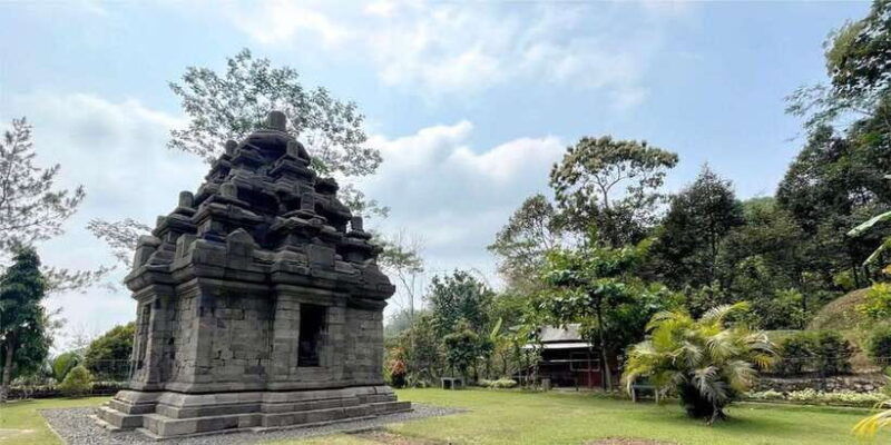 yogyakarta-selogriyo-temple-rice-terraces-waterfall-tour