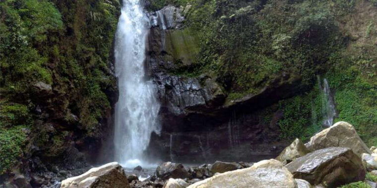 yogyakarta-selogriyo-temple-rice-terraces-waterfall-tour