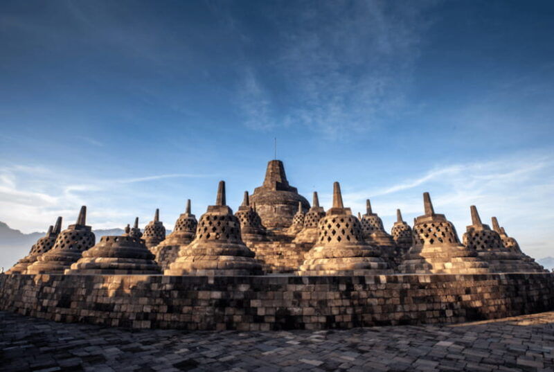 yogyakarta-setumbu-sunrise-borobudur-prambanan-day-tour