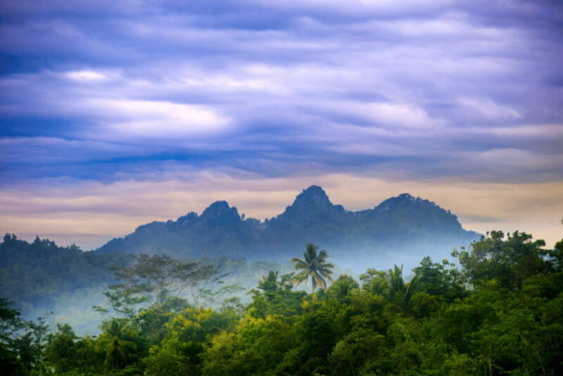 yogyakarta-setumbu-sunrise-borobudur-prambanan-day-tour