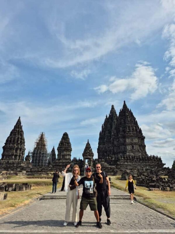 Yogyakarta: Shared Shuttle Trip Borobudur & Prambanan Temple - What Travelers Love About the Tour