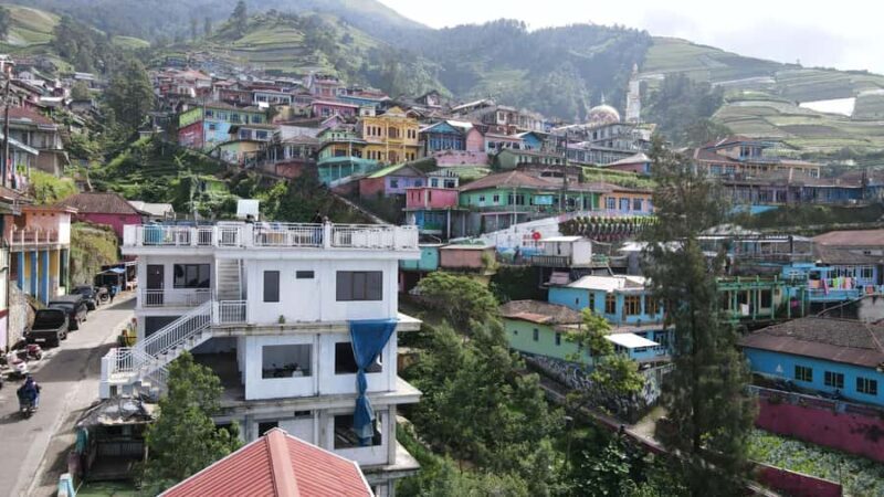 YOGYAKARTA: SILANCUR HIGHLAND/NEPAL VAN JAVA/BOROBUDUR - The Sum Up