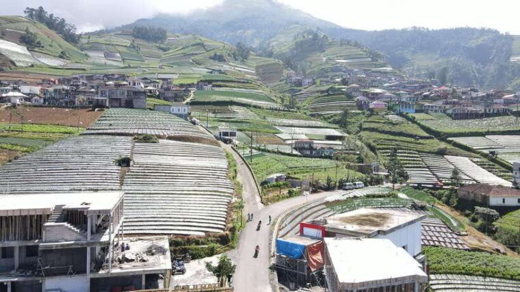yogyakarta-silancur-highland-nepal-van-java-borobudur