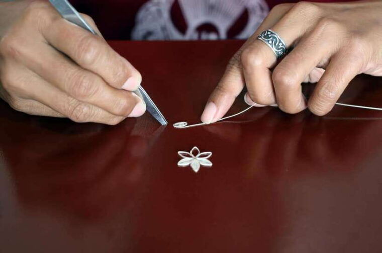 yogyakarta-silver-jewerly-traditional-making-workshop