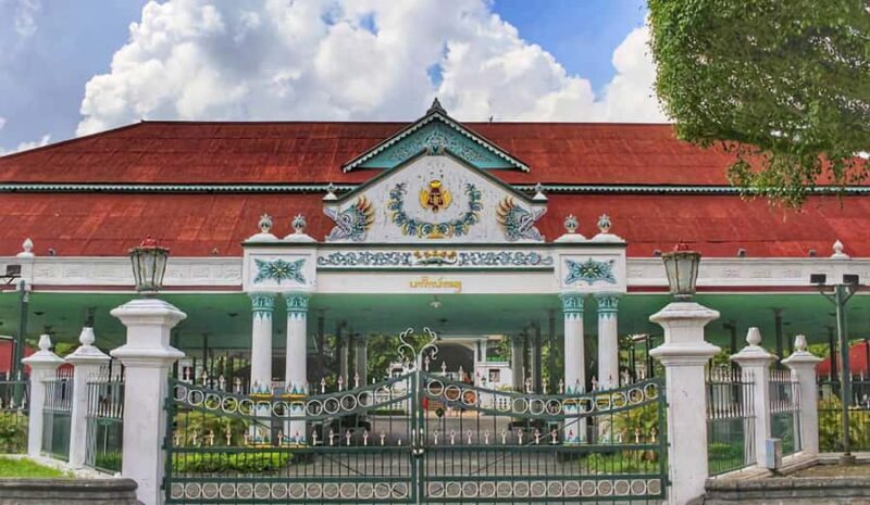 yogyakarta: Sultan Palace, Water Castle and food tasting - Authentic Experiences Shared by Reviewers