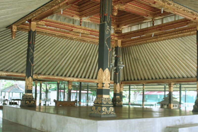 yogyakarta-sultan-palace-water-castle-day-tour