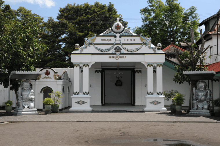 yogyakarta-sultan-palace-water-castle-day-tour
