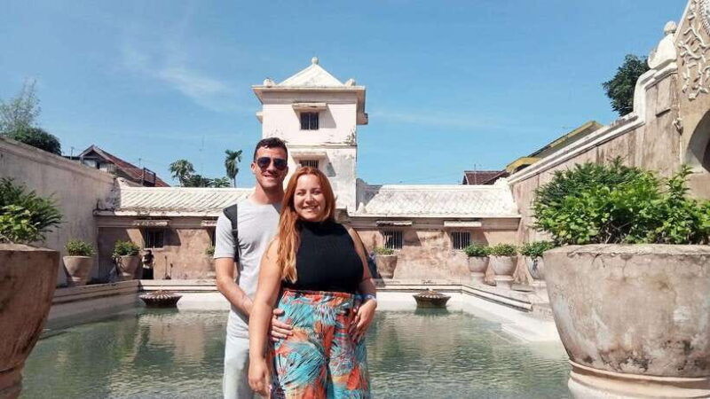 yogyakarta-sultan-palace-water-castle-mount-merapi-tour