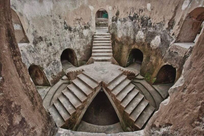 yogyakarta-sultans-palace-and-water-castle-walking-tour
