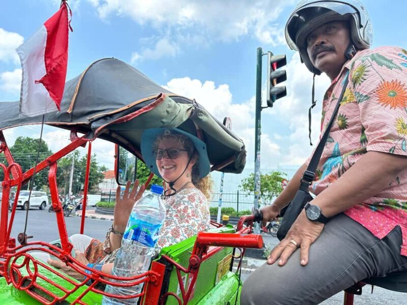 Yogyakarta: Sultan's Palace & Tamansari Guided Walking Tour - Key Points