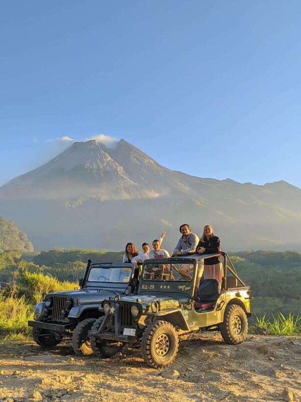 yogyakarta-sun-rises-in-merapi-mount-and-jeep-lava-tour