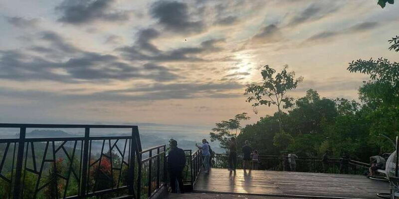 yogyakarta-sunrise-at-borobudur-half-day-trip-with-pickup