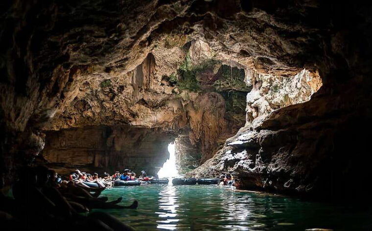 yogyakarta-sunrise-at-merapi-jomblang-pindul-cave-tour