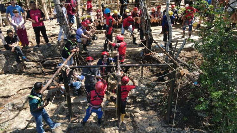 yogyakarta-sunrise-at-mt-merapi-jomblang-cave-pindul-cave