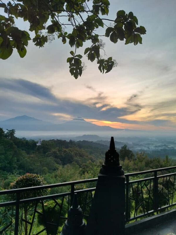 Yogyakarta : Sunrise + Borobudur + Prambanan explore - Tour Logistics & Practical Details