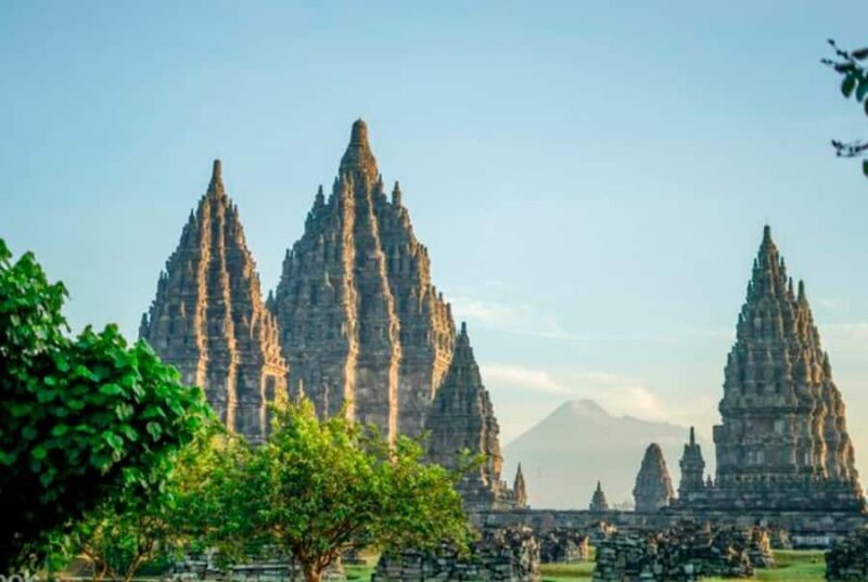 Yogyakarta: Sunrise Inside Borobudur and Prambanan Temples - Prambanan: The Magnificent Hindu Temple Complex