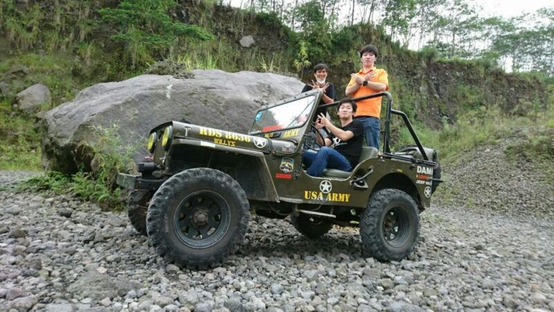 yogyakarta-sunrise-mt-merapi-lava-tour-by-jeep