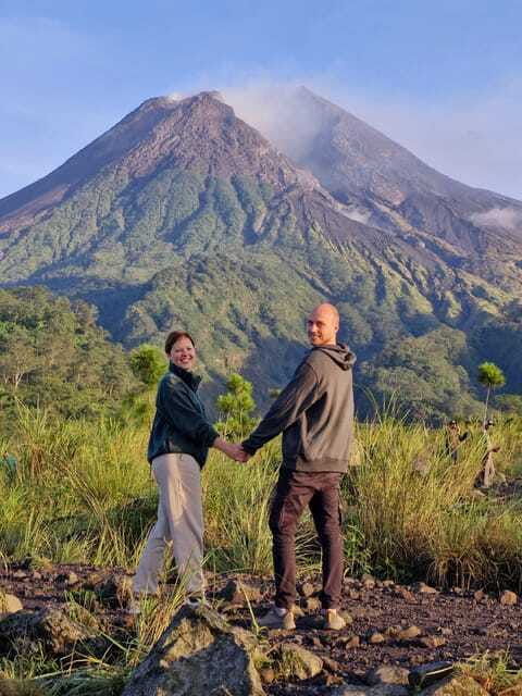 yogyakarta-sunrise-mt-merapi-lava-tour-by-jeep