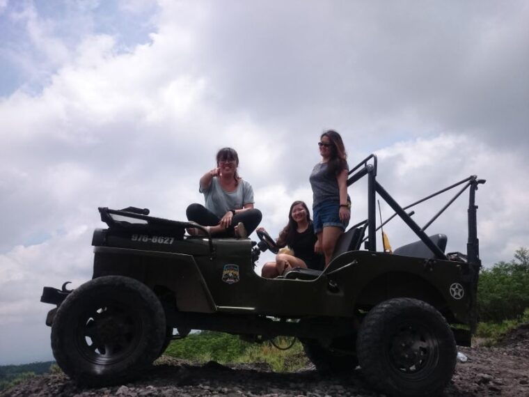 yogyakarta-sunrise-mt-merapi-lava-tour-by-jeep