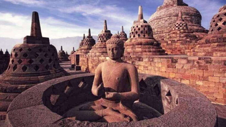 yogyakarta-sunrise-setumbu-borobudur-and-prambanan-tour