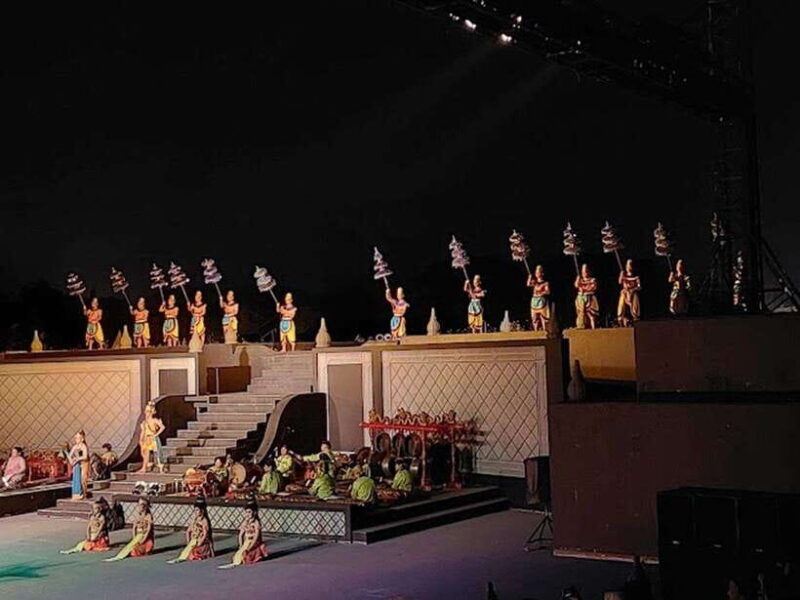 yogyakarta-sunset-at-prambanan-temple-ramayana-ballet