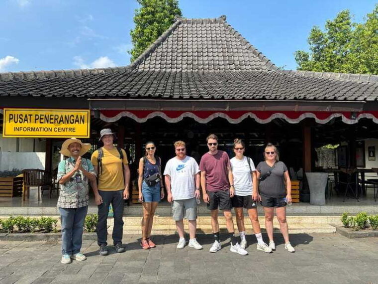 yogyakarta-sunset-at-prambanan-temple-ramayana-ballet