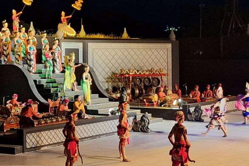 yogyakarta-sunset-prambanan-temple-ramayana-ballet