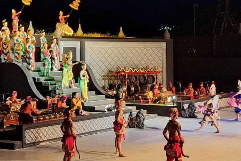 yogyakarta-sunset-prambanan-temple-ramayana-ballet