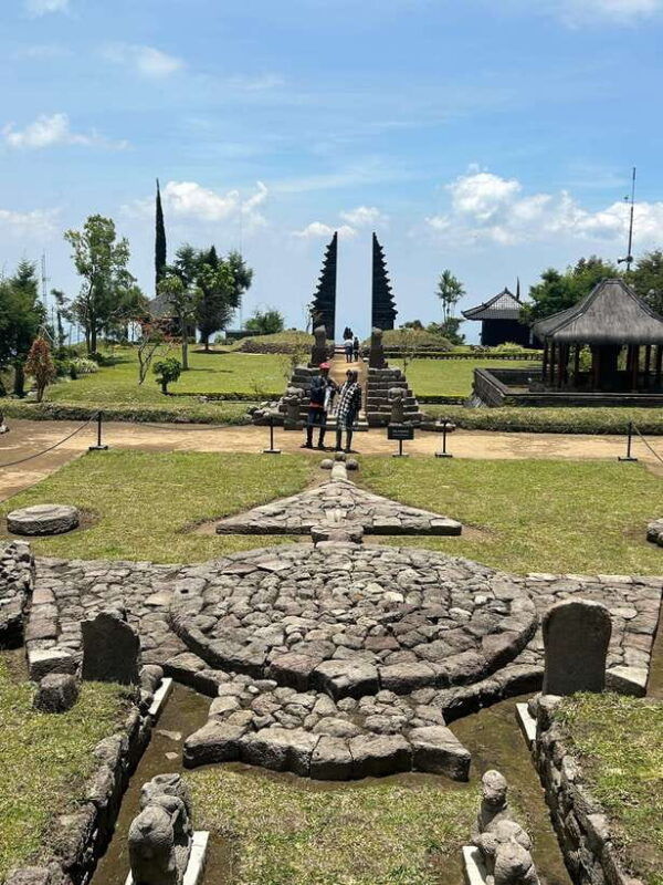 yogyakarta-surakarta-sukuh-temple-cetho-temple-guide