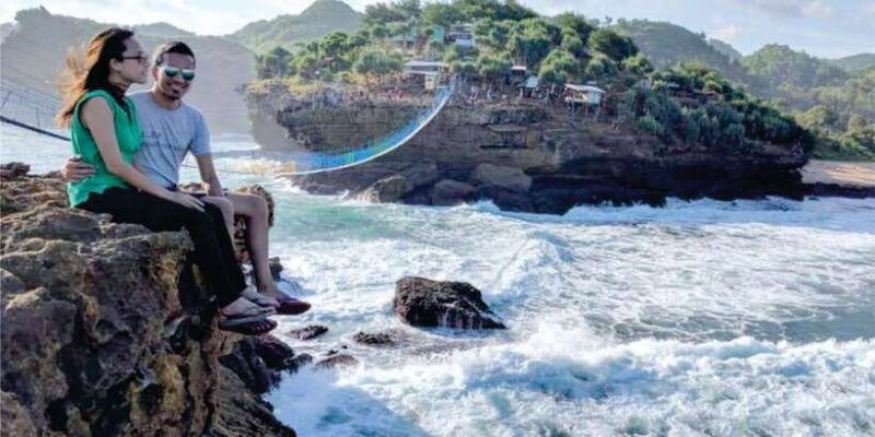 yogyakarta-tembelan-gorge-pine-forest-and-timang-beach