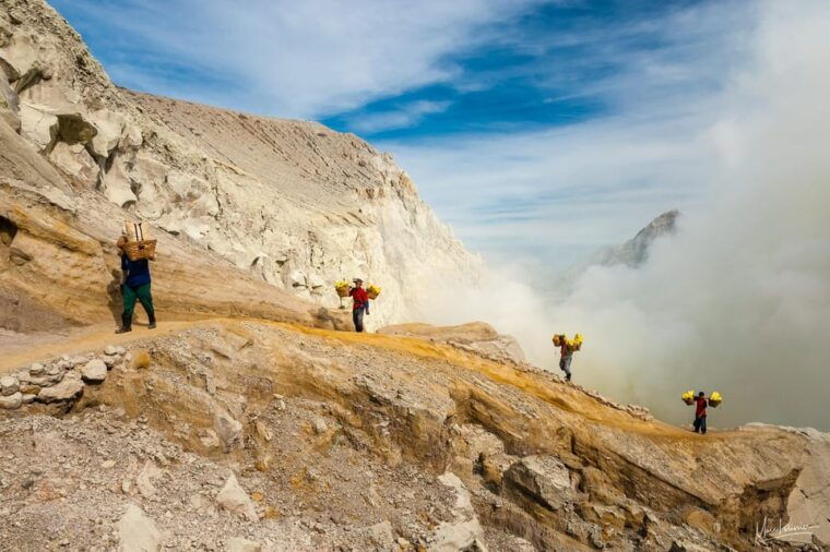 yogyakarta-to-bali-borobudur-prambanan-bromo-ijen-tumpak-sewu