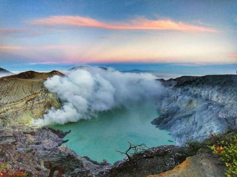 yogyakarta-to-bali-borobudur-prambanan-bromo-ijen-tumpak-sewu
