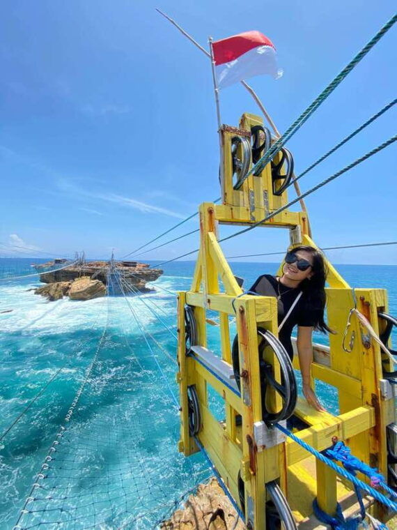 yogyakarta-trip-to-pindul-cave-timang-beach-guide