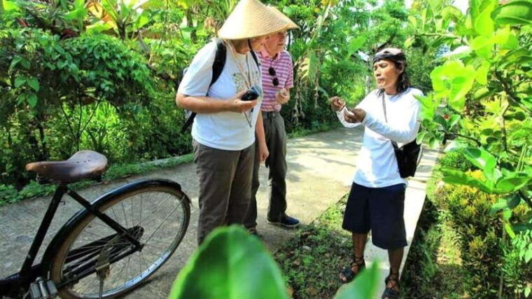 yogyakarta-village-cycling-tour-with-classic-bicycle
