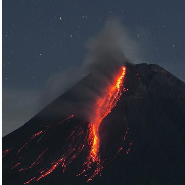 yogyakarta-volcano-merapi-volcano-on-hilltop-lava-viewing