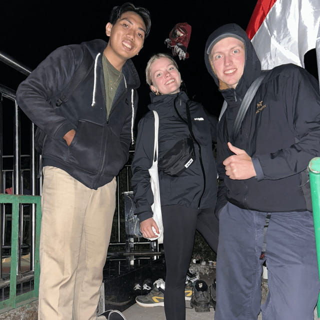 yogyakarta-volcano-merapi-volcano-on-hilltop-lava-viewing