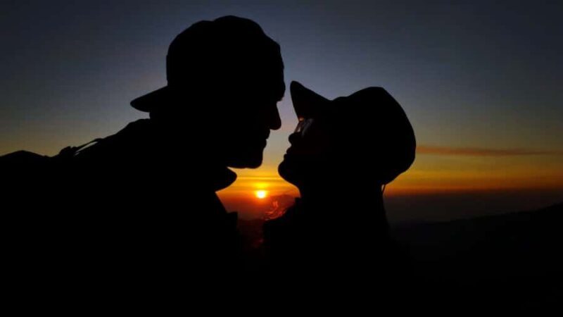 Yogyakarta : VW Setumbu Sunrise Borobudur Climb Up Tour - Why This Tour Stands Out