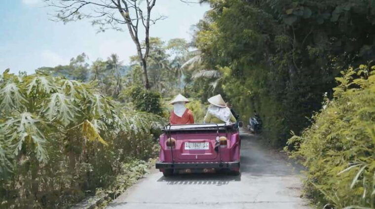 yogyakarta-vw-setumbu-sunrise-borobudur-climb-up-tour